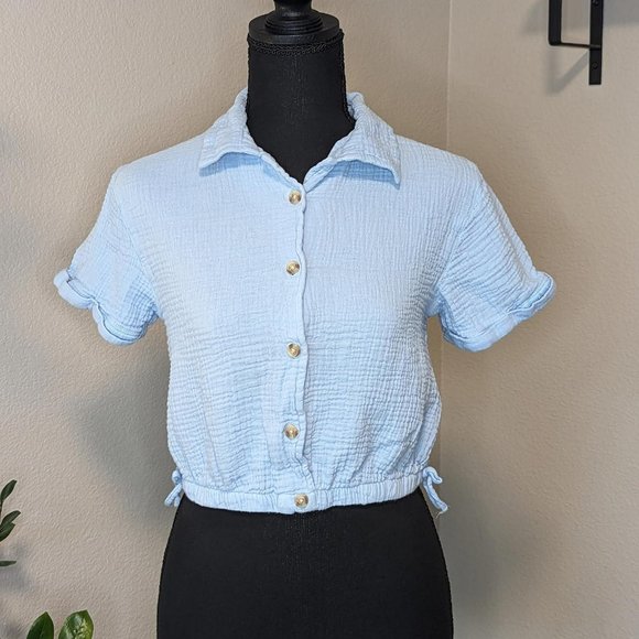 There Abouts Blue Crop Button‎ Short Sleeve Top - Picture 1 of 6